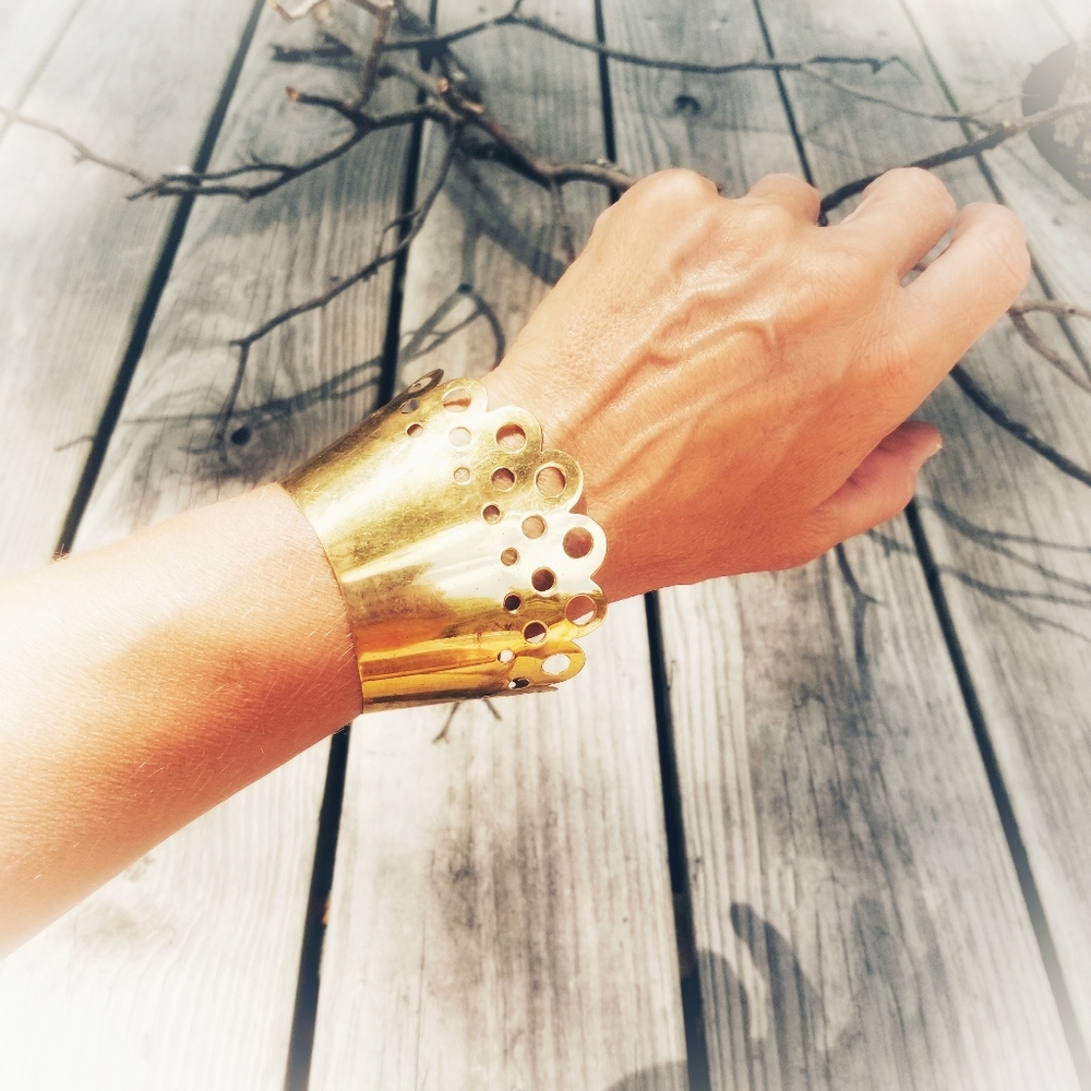 Bisjoux Radiant Gold Perforated Bracelet